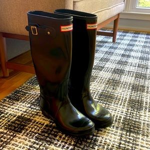 Hunter rain boots! Black size 7 - only worn a couple of times $60